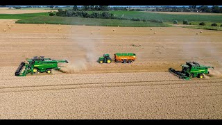 Goffaux Travaux agricole a la moisson des froments avec une John deere T560i et une T6 700 Démo [upl. by Akiehsal]