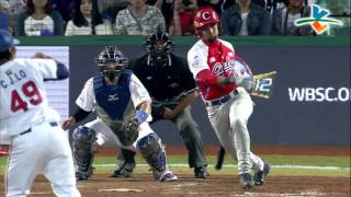 20151114 8局上 古巴隊Yulieski Gurriel 擊出游擊方向平飛安打 [upl. by Gnilhsa]