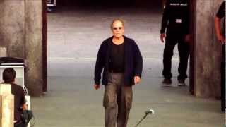 Adriano Celentano  Video Extra Ufficiale  Prove Live Verona lentrata di Adriano [upl. by Ees]