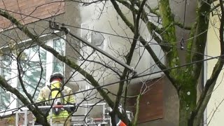 WOHNUNGSBRAND NEBEN FEUERWACHE Einsatz für den Löschzug uvm [upl. by Sayer]