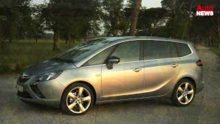 Opel Zafira Tourer Van mit scharfer Optik [upl. by Bennett439]