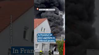 Riesige Rauchsäule in FrankfurtGriesheim nach Brand einer Lagerhalle frankfurt feuerwehr [upl. by Tilden]