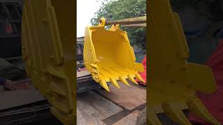 PENGIRIMAN BUCKET EXCA KOMATSU PC 200 09 KUBIK HEAVY DUTY bucketexcavator [upl. by Hplar]