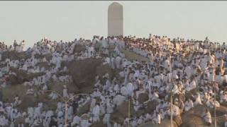 Pellegrinaggio alla Mecca i fedeli sul monte Arafa [upl. by Atniuq]