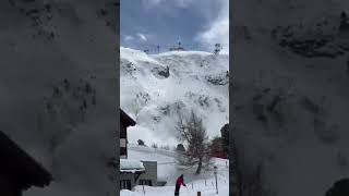 Unglück in Zermatt AugenzeugenVideo zeigt Moment in dem die tödliche Lawine abgeht [upl. by Alrac]