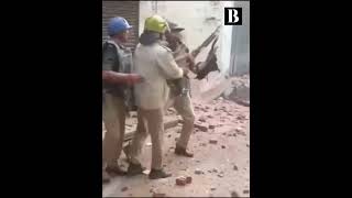 SambhalShahi jama Masjid ka nirikshan karne Gaipolice team aur sthaniya logon ke bich Hui jhadap [upl. by Ynettirb]