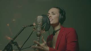 quotWalking on Broken Glassquot by Annie Lennox covered live at Reservoir Studios by Sophie Auster [upl. by Woodberry]