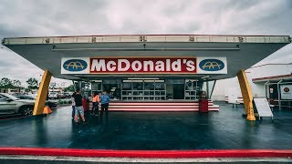 IL PIÙ VECCHIO McDONALDS AL MONDO in attività  California Recensione Cibo [upl. by Neenaej959]