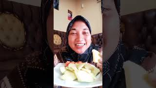 HARI KE 16 mangga muda dan pepaya semuaorang dietbahagia mukbang dietsehat food dietif [upl. by Rutter]