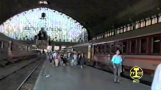 Estación de Atocha Ambiente clásico ferroviario [upl. by Notgnirrab]