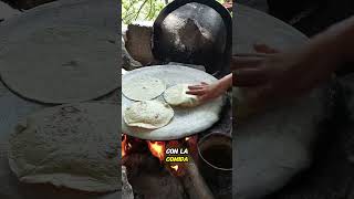 tortillas y mole de chivo [upl. by Engelhart509]