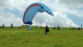 PARAPENTE  treino no morrinho vôo livre [upl. by Anyaj]