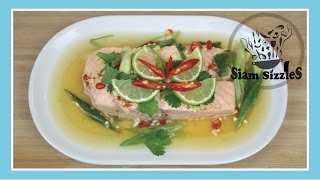 Steamed Fish With Lime And Chilli Sauce Pla Nueng Ma Nao [upl. by Zosema793]