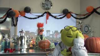 CarveOMatic 2Q975 Muppet Labs Experiment  Dr Bunsen Honeydew and Beaker  The Muppets [upl. by Attiuqahs]