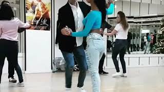 Clase de Bachata Dominicana Basi y Deisy [upl. by Abate]