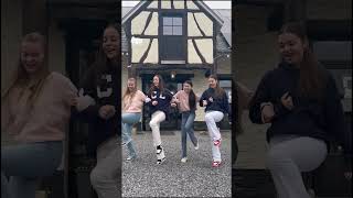 Hoe heten deze meiden 🤔 Laat het weten in de reacties eindmusical npozapp irishdance [upl. by Bogey]