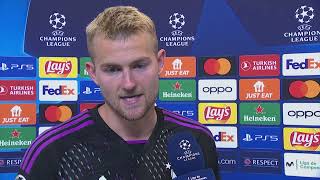 quotITS A DISGRACE THAT HE BLOWS THE WHISTLEquot 🤬😖  De Ligt is NOT HAPPY with the Referee and Linesman [upl. by Wakerly]