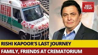 Rishi Kapoors Last Rites Family amp Friends Including Celebrities Reach Crematorium [upl. by Carhart]