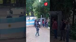 🔴 TOMA DE LA COOPERATIVA LANERA  Intervino la Policía  Trelew [upl. by Aronas286]