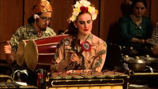 Javanese Gamelan Ensemble  Pelog Barang  Singa Nebah The Pouncing Lion [upl. by Tnomad]