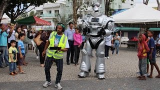 Robô Stayner rouba a cena na Semana do Trânsito em Eunápolis [upl. by Anitirhc]