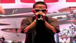 Bondan Prakoso amp Fade2Black  beatbox VS bass LIVEori [upl. by Dambro]