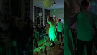 Así 👉Bailan los Daneses Fiesta En Casa💃dinamarca fiesta music shorts viralvideo [upl. by Hedda]