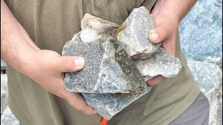 How good is quartzite for making arrowheads Flint Knapping [upl. by Imojean]