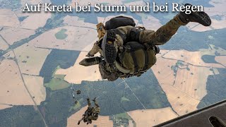 quotAuf Kreta bei Sturm und bei Regenquot – German Paratrooper March [upl. by Edmonda]