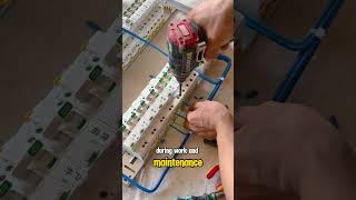 Is it better to use a busbar or wire jumperselectrican electricalcontractor construction [upl. by Thibaut]