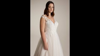 Edles Curvy Brautkleid von Ladybird mit raffinierter Rückenschnürung bridetobe [upl. by Thurnau659]