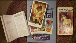 REVIEW  Le Grand jeu divinatoire du Cristal  Oracle  Livre  Marie Delclos [upl. by Akkeber449]