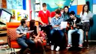 Violetta i ragazzi cantano ven y canta [upl. by Libb]