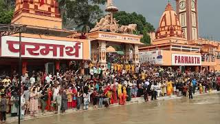 Ganga Aarti Parmarth Niketan Ashram rishikesh gangaarti parmarthniketan incredibleindia [upl. by Genny523]