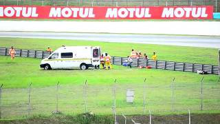 Fatal Simoncelli jatuh saat dievakuasi oleh Medis sepang [upl. by Oidacra835]