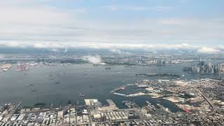 Landing at LaGuardia LGA Airport Runway 4 in 4K  Stunning NYC Views amp Manhattan Skyline [upl. by Santini]