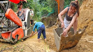 Full video excavator driver rescues KUBOTA DC70 harvester sinks into mud [upl. by Rubie]