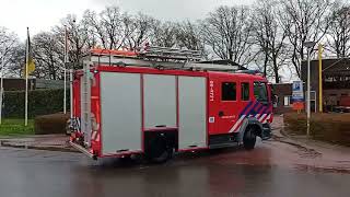 Opkomst Brandweer Borculo met spoed naar een auto over de kop [upl. by Anemix]