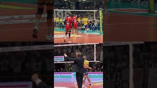 🎥 Lorenzetti Cam 😎 goSir BlockDevils perugia volleyball coach [upl. by Auginahs]