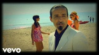 Daniele Silvestri  Una Giornata Al Mare videoclip [upl. by Fernyak]