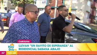 Héctor Delgado y Alex Capó llevan quotUn Rayito de Esperanzaquot en residencial Sabana Abajo [upl. by Judon822]