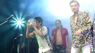 20100625Legacy 陳昇VS董事長樂團02喝酒接力山地醉拳 [upl. by Rawlinson833]