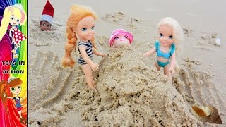 Anna and Elsa Toddlers Beach Vacation Hotel  Sandcastles  Fun  Swimming  Ocean  Toys  Dolls [upl. by Ariamo]