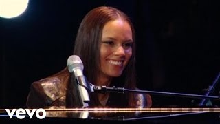 Alicia Keys  Fallin Live at NYU Yahoo Pepsi Smash [upl. by Kennith759]