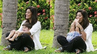 Juliana Paes faz a maior farra com o filho na pracinha [upl. by Aekahs730]