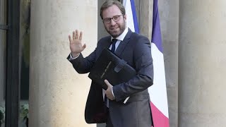 Francia governo presenta budget 2025 con tagli alla spesa e aumenti delle tasse [upl. by Ennybor]