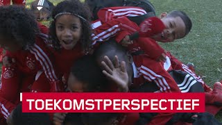 Toekomstperspectief  Bij O8 draait het om plezier maken en wennen aan de Ajaxfilosofie [upl. by Clo207]