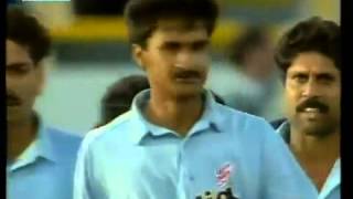 Javagal Srinath Magic Ball to Keith Arthurton [upl. by Dorr]