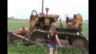 994 hot jen learns to start a huge 1953 bulldozer gas to diesel Davidsfarm [upl. by Marolda280]