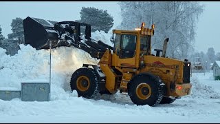 Ljungby Maskin L13 snow clearing snöröjning  snölastning [upl. by Oiralih369]